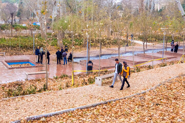 Nature automnale du parc Sartchechmeh à Mahallat