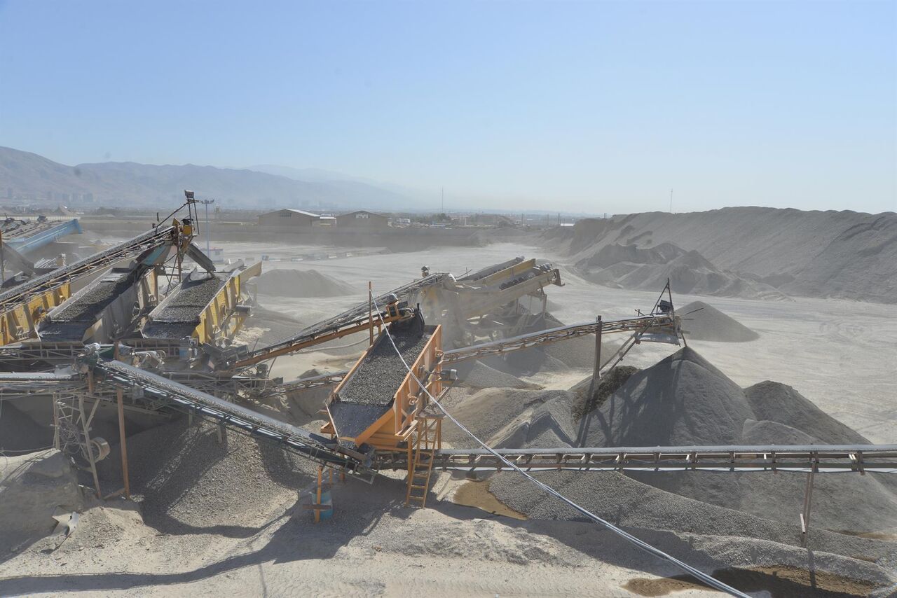 شعب تخصصی برای رسیدگی به مشکلات حقوقی فعالان معدن در خوزستان تشکیل شود