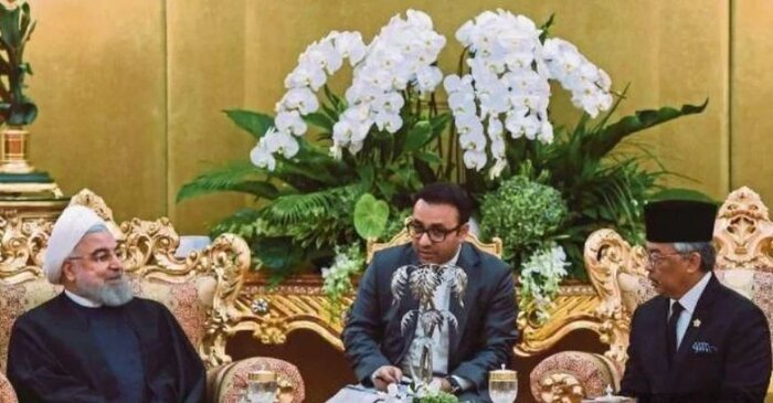 روحانی با سلطان پاهانگ دیدار کرد 