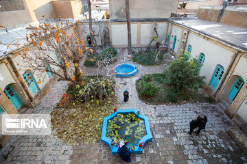 Flavor of Tehran's Qajari house on the eve of Yalda Night