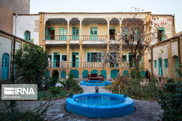 Flavor of Tehran's Qajari house on the eve of Yalda Night