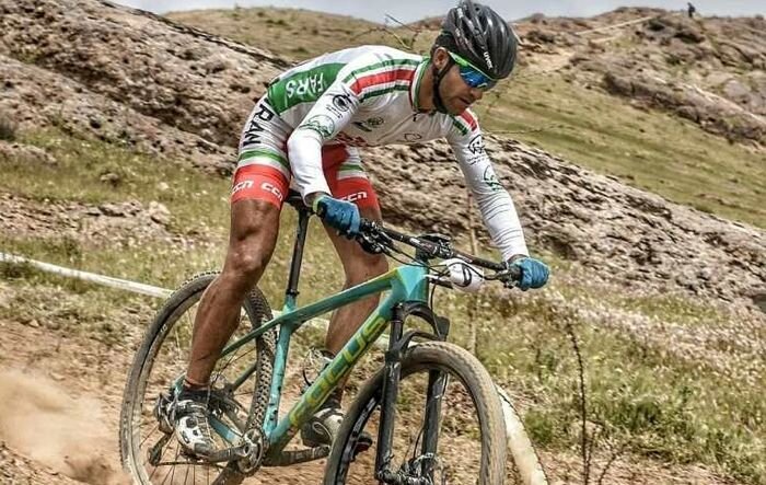 Иранский велосипедист завоевал серебро по гонкам на горном велосипеде в Индии