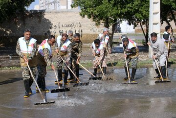 پاکسازی ۲ منطقه آبگرفته در اهواز