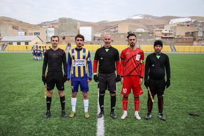 مسابقات فوتبال قهرمانی امیدهای آذربایجان‌غربی در مهاباد آغاز شد