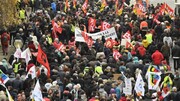 تداوم اعتصاب‌ها علیه اصلاحات بازنشستگی در فرانسه 