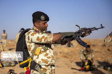 Army ground forces perform maneuver in south Iran