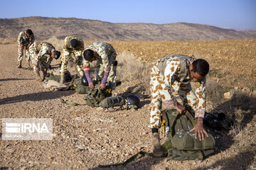 Army ground forces perform maneuver in south Iran