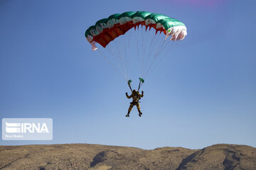 Army ground forces perform maneuver in south Iran