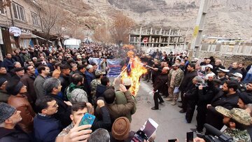 راهپیمایی مردم ماکو در محکومیت ترور شهید حاج قاسم سلیمانی و عزاداری در مسجد بلوار ولیعصر (عج)