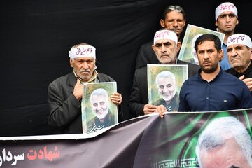 اجتماع بزرگ عزاداران اندیمشک در غم شهادت سردار سپهبد حاج قاسم سلیمانی