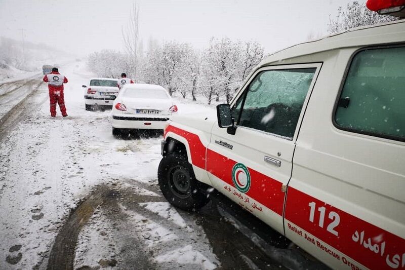 تردد در جاده‌های اشنویه فقط با زنجیرچرخ امکان‌پذیر است