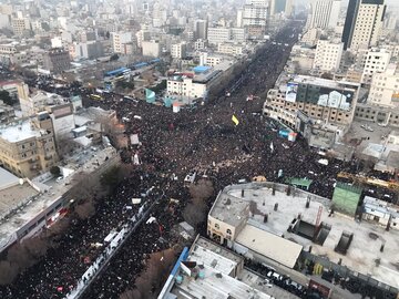 حضور میلیونی شهروندان مشهدی در تشییع پیکر پاک شهیدان جبهه مقاومت اسلامی 