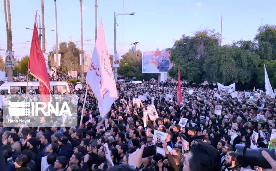 مراسم تشییع پیکر شهید سردار سلیمانی در اهواز آغاز شد