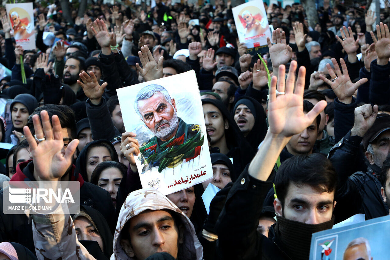 Iranians pay last respect to national hero General Soleimani 