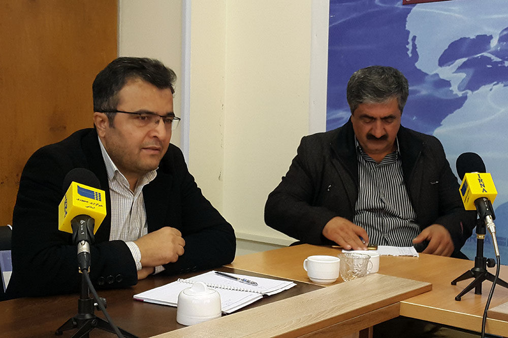 محمدولی کاکایی کارشناس ارشد زبان و ادبیات فارسی و نویسنده و روزنامه نگار کردستانی