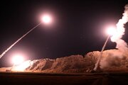 تکبیر و نماز شکر عراقی ها به دنبال حمله موشکی ایران 
