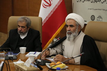 تأثیر اندیشه‌های امام خمینی (ره) بر سیاست‌ خارجی جمهوری اسلامی ایران