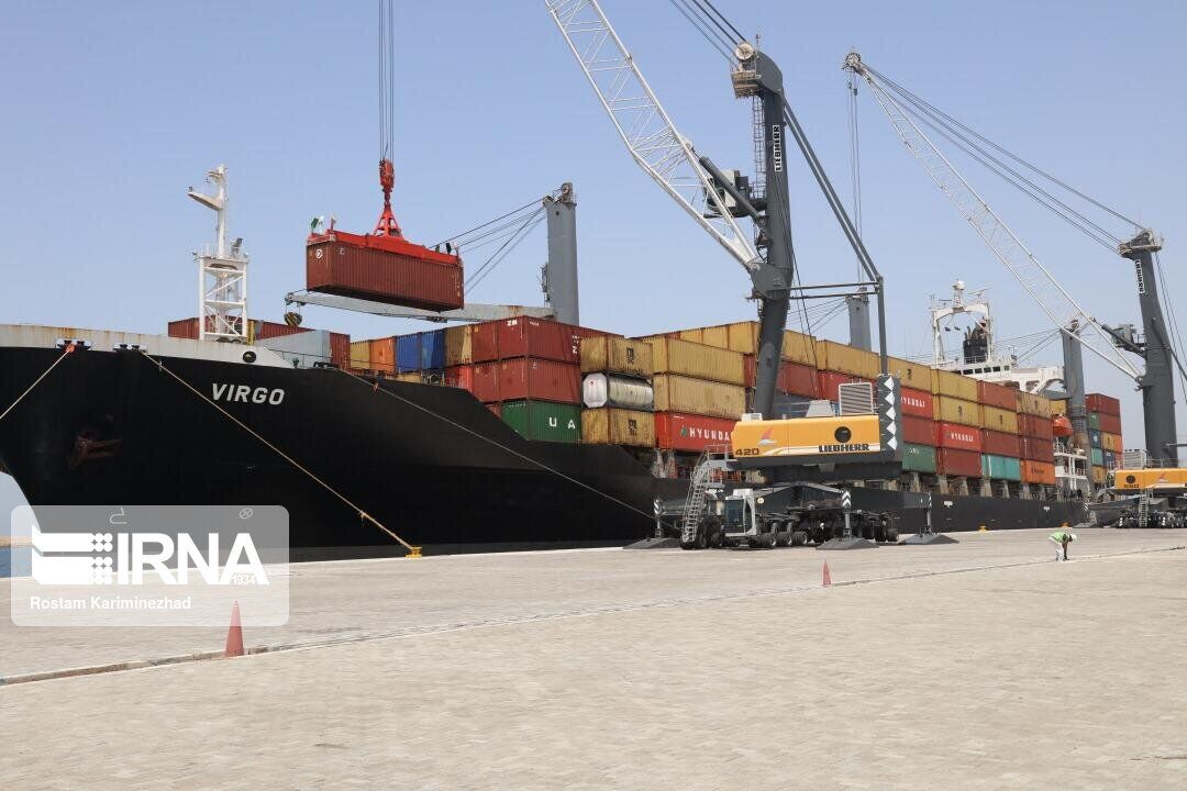 لا داعي لقلق السفن التجارية الأجنبية من دخول المياه الاقليمية الايرانية
لا داعي لقلق السفن التجارية الأجنبية من دخول المياه الاقليمية الايرانية
