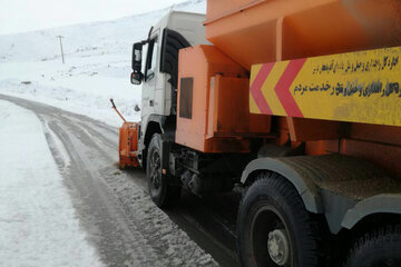 برف روبی در معابر شهری و روستایی آذربایجان غربی