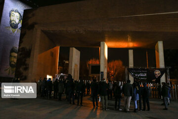 Sharif Uni students show grief for their classmates