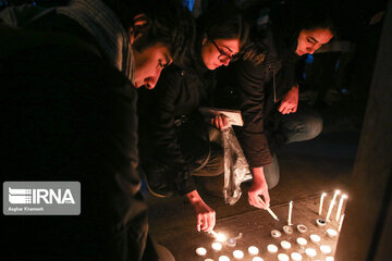 Sharif Uni students show grief for their classmates