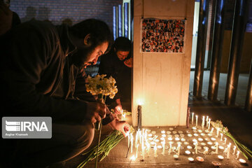 Sharif Uni students show grief for their classmates