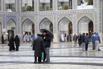 بارش نخستین برف زمستانی در حرم مطهر رضوی