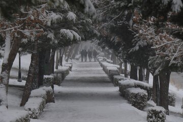 ادامه بارش برف در ارومیه