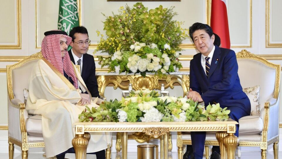 آبه خواستار همکاری سعودی ها برای ثبات صلح در خاورمیانه شد