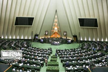 مجلس استفساریه برخورداری بازنشستگان از مزایای مناطق جنگی را تصویب کرد