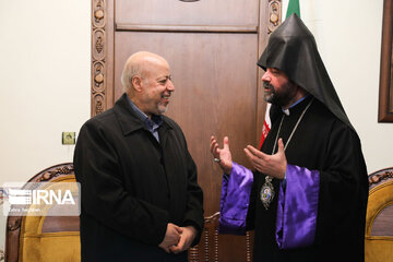 Mweeting of Isfahan Governor and the Bishop of the Armenians of Isfahan