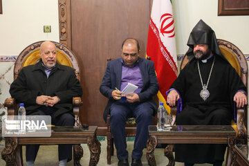 Mweeting of Isfahan Governor and the Bishop of the Armenians of Isfahan