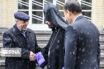 Mweeting of Isfahan Governor and the Bishop of the Armenians of Isfahan