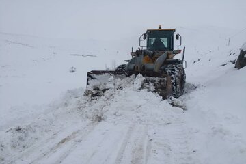 بازگشایی و برف‌روبی مسیرهای روستایی مهاباد