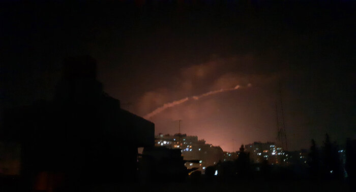 پدافند سوریه با اهداف متخاصم در حمص مقابله کرد