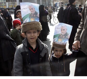 راهپیمایی نمازگزاران بروجرد در حمایت از نظام جمهوری اسلامی ایران