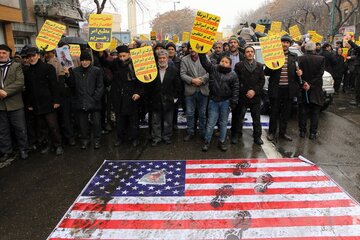 راهپیمایی مردم تبریز همزمان با سراسر کشور