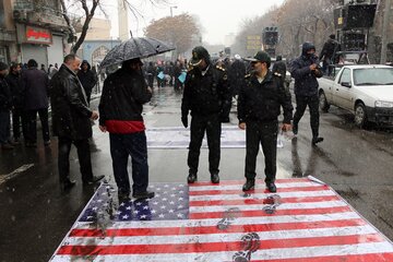 راهپیمایی مردم تبریز همزمان با سراسر کشور