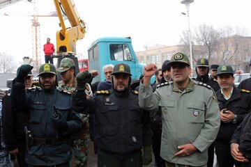 راهپیمایی مردم تبریز همزمان با سراسر کشور