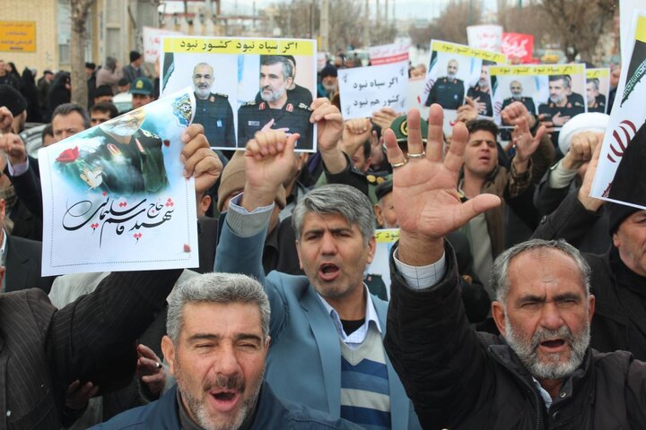 راهپیمایی حمایت از اقتدار نظام در استان یزد برگزار شد