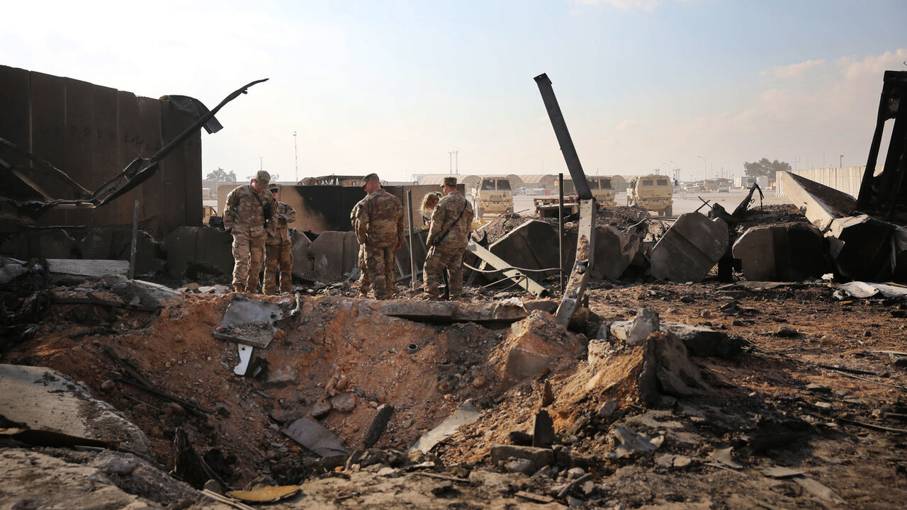 ائتلاف بین الملل زخمی شدن ۱۱ آمریکایی در حمله موشکی به عین الاسد