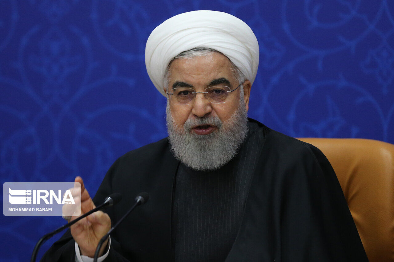 الرئيس روحاني: معنويات الشعب الايراني ارتفعت للمقاومة امام الاعداء 