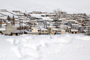 بارش برف در کوهرنگ تعدادی از خانه‌های روستایی را تخریب کرد