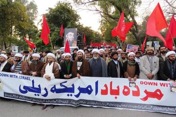 ادامه تظاهرات ضدآمریکایی پاکستانی‌ها در اعتراض به ترور سردار سلیمانی