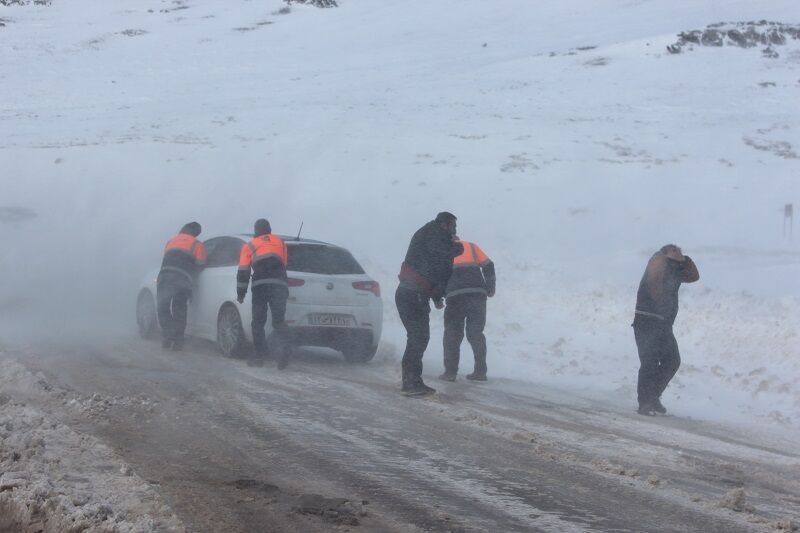 برفروبی 2هزارو 765 کیلومتر از جاده های لرستان