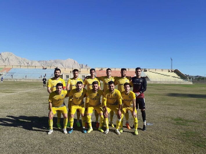 بازی فوتبال نفت و گاز گچساران و بعثت کرمانشاه مساوی شد