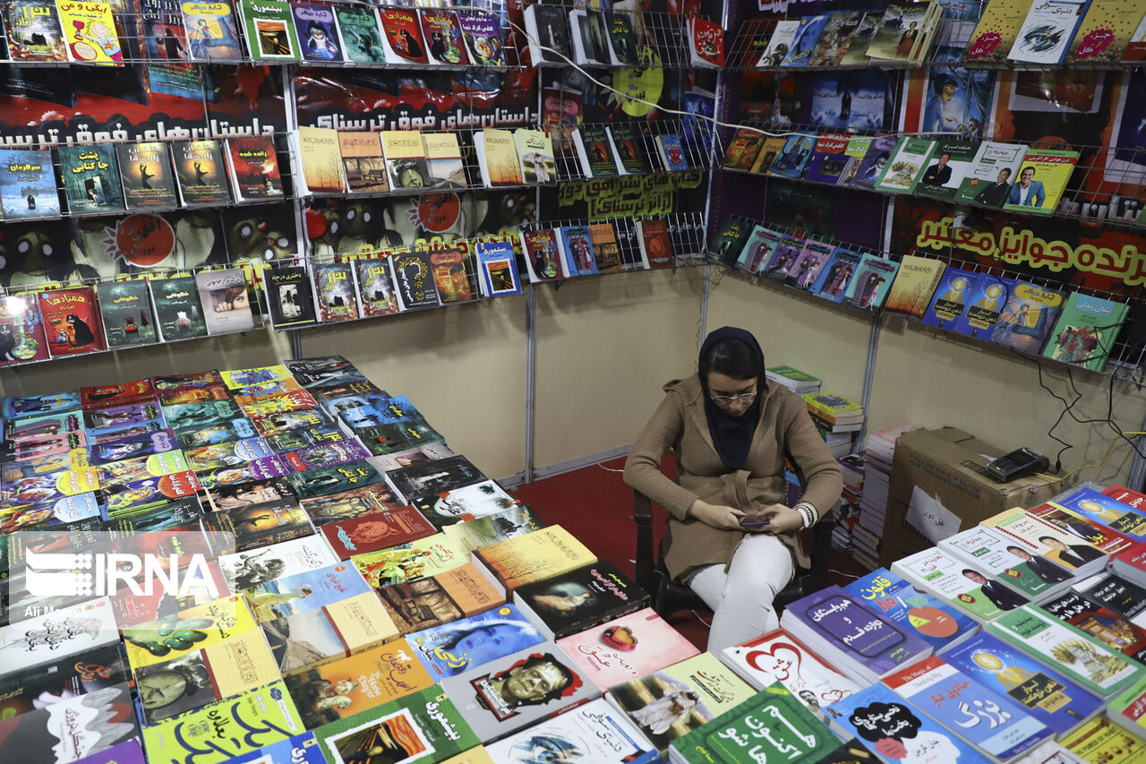 فروش بیش از ۲۴ میلیارد ریال کتاب در نمایشگاه کتاب خوزستان 