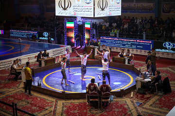 Iran: le 3e tournoi international du Varzesh-e Pahlavani (Zourkhaneï) à Bojnurd