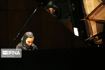 Mitra Kotte plays piano in Tehran