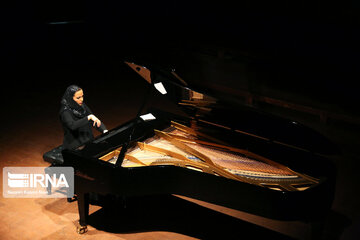 Mitra Kotte plays piano in Tehran